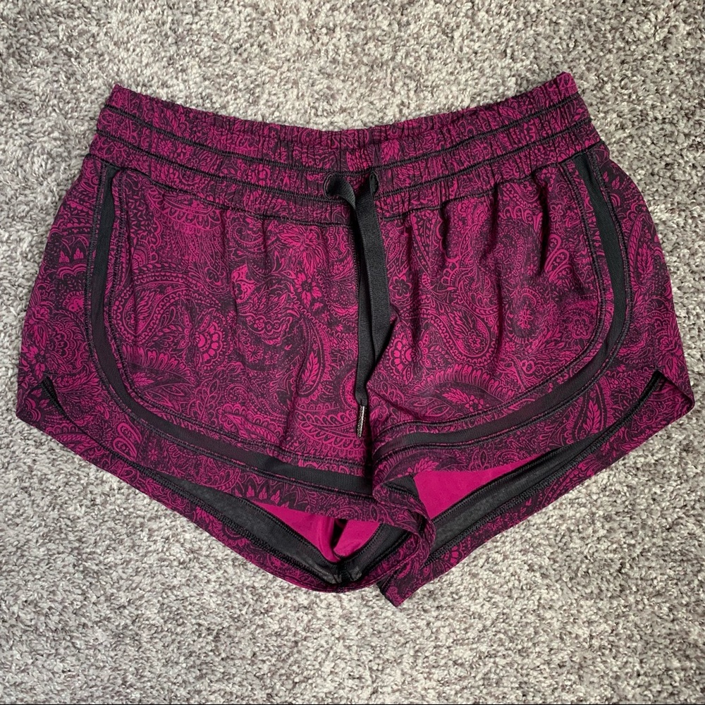 LULULEMON Make a Move Shorts (Size 6)